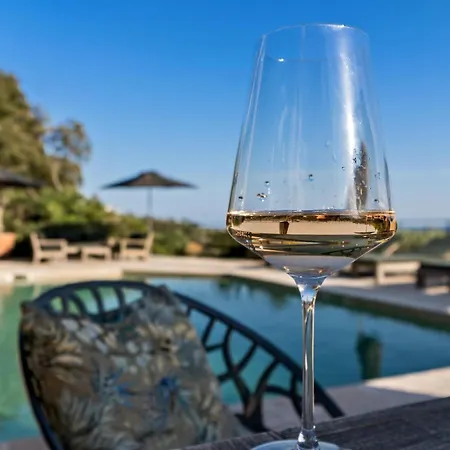 فيلة Dolce C7 سانت ماكسيم